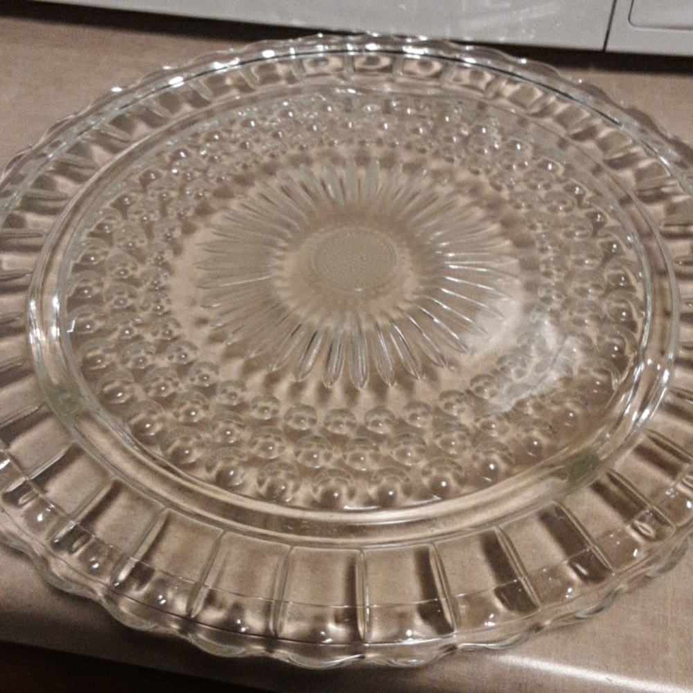 Vintage Clear Glass 3 footed cake plate